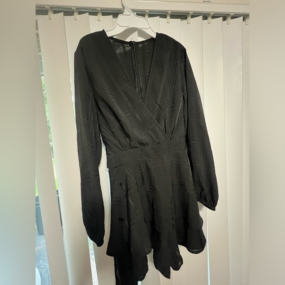 AIMCOO Women's solid Black Deep V-Neck Romper, size small, long sleeve jumpsuit - Picture 6 of 8